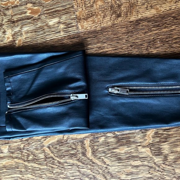 ZARA LEATHER PANTS - IT GIRL FAUX LEATHER PANTS WITH RIBBING AND ZIPPER Size M - Picture 11 of 14
